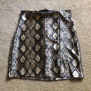 Windsor store snake skin skirt